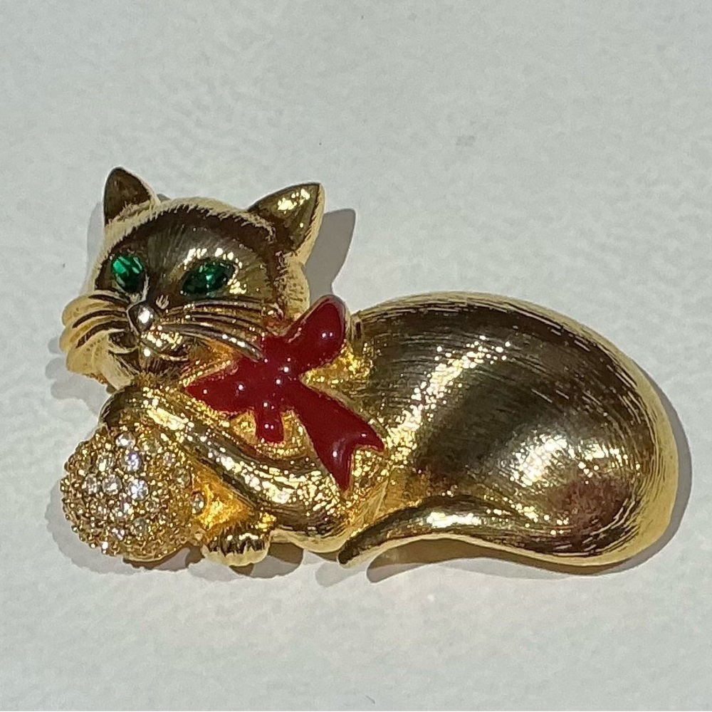 Vintage Napier Gold Tone Cat Brooch with Red Bow and Rhinestone Ball